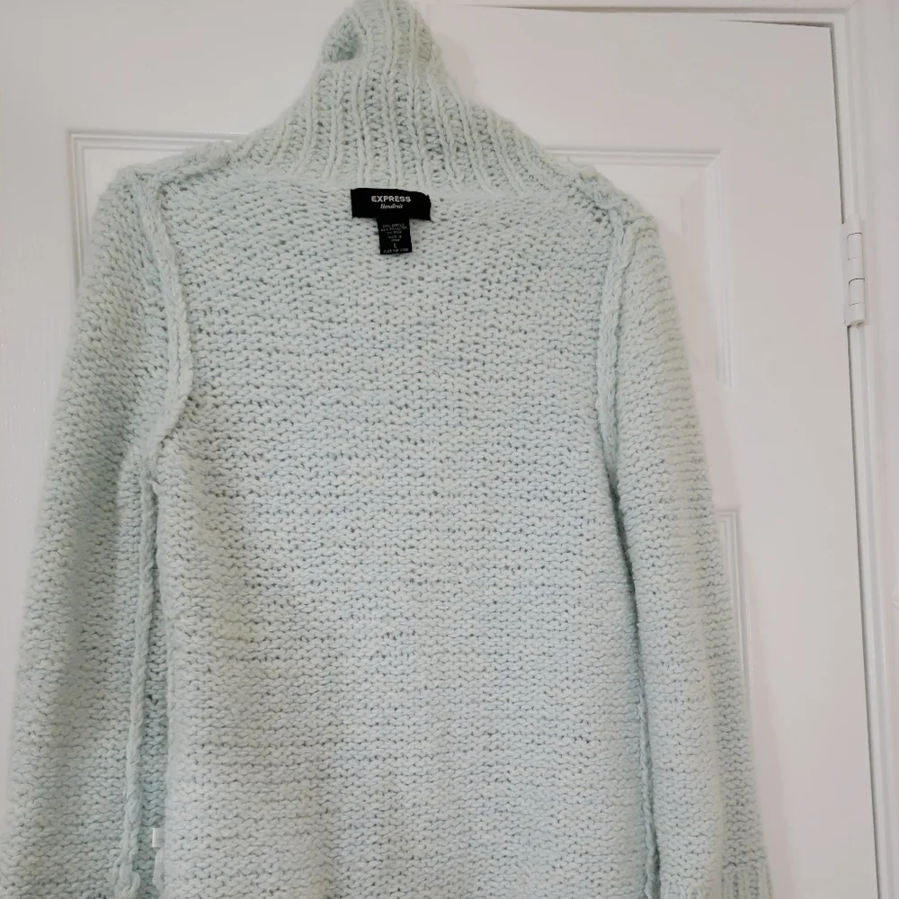 Express Handnit Sweater - Picture 6 of 10